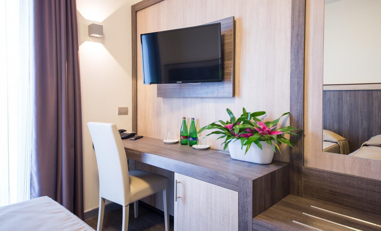 Hotel Panineria Colombera Rossa Brescia Exteriör bild