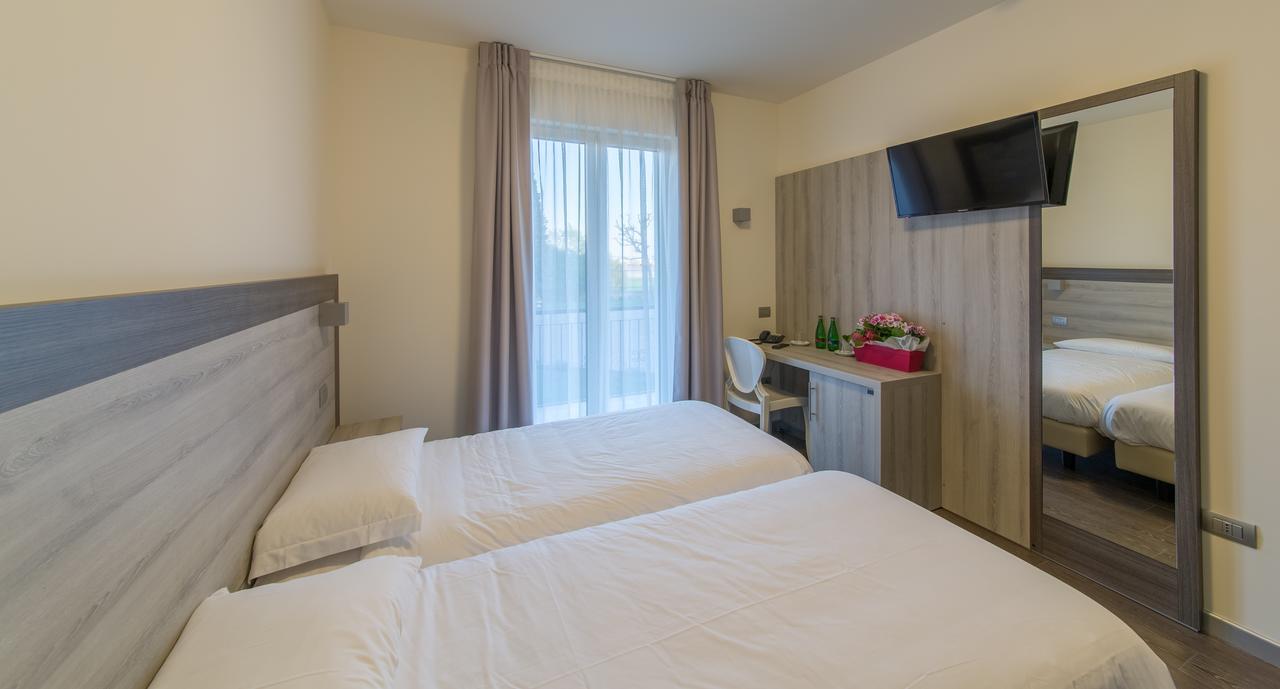 Hotel Panineria Colombera Rossa Brescia Exteriör bild