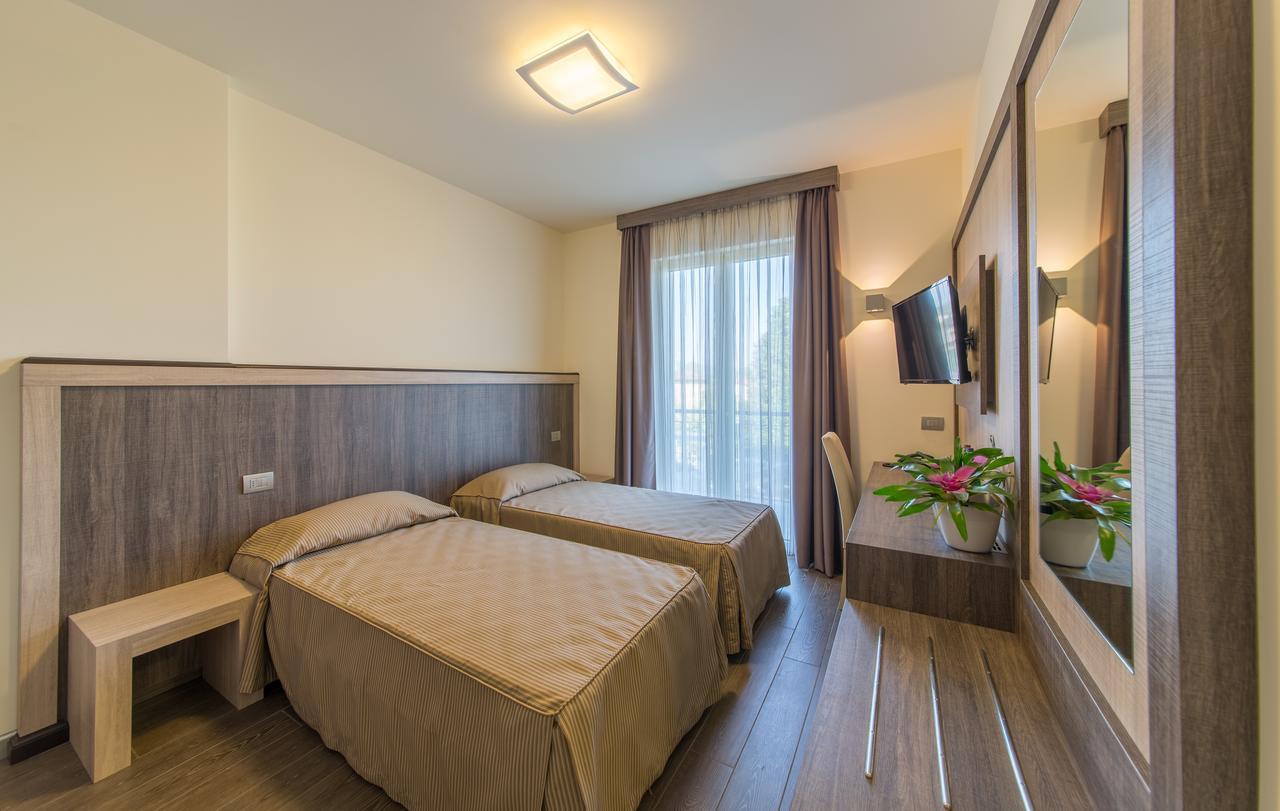 Hotel Panineria Colombera Rossa Brescia Exteriör bild